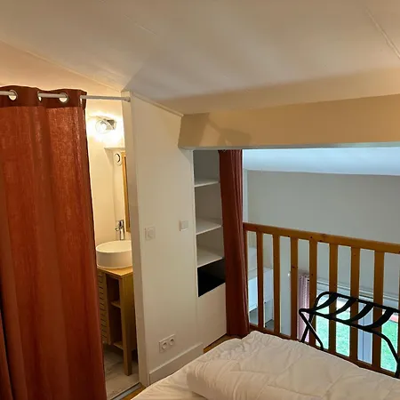 Merig'home Climatisee Dans Maison Avec Piscine Au Calme En Ville, Couette-café