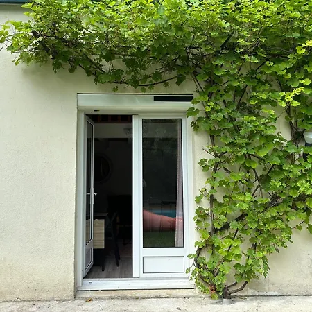 Merig'home Climatisee Dans Maison Avec Piscine Au Calme En Ville, Frühstückspension 3*