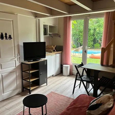 Merig'home Climatisee Dans Maison Avec Piscine Au Calme En Ville, Couette-café Angoulême